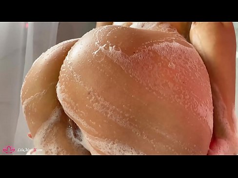 ❤️ Zeshkania masturbon pidhin me vibrator deri në orgazmë intensive në dush Video e ndyrë  në sq.xxxdeutschepornos.ru ☑